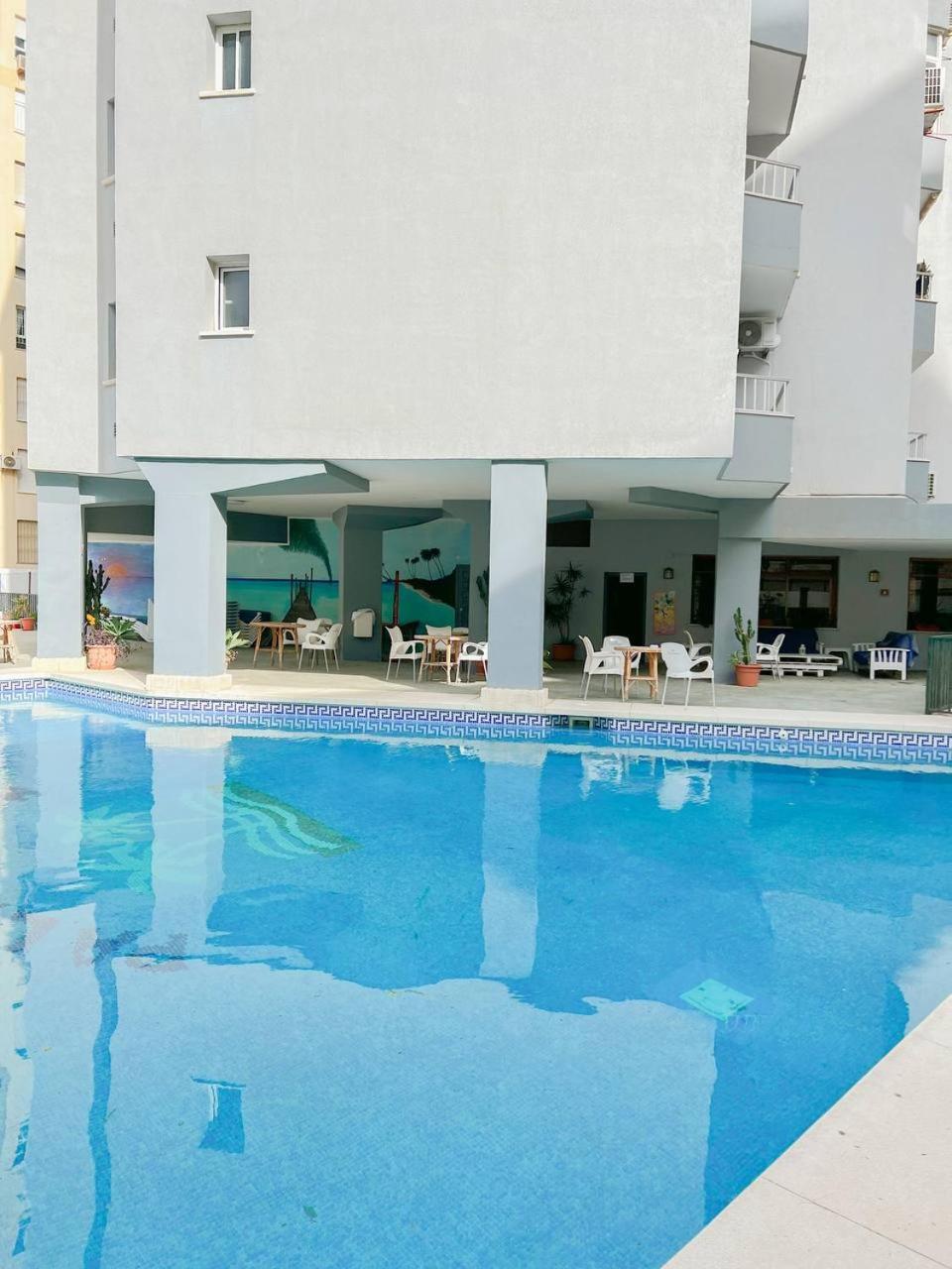Palm Beach Aparment Sea Views Торемолинос Екстериор снимка