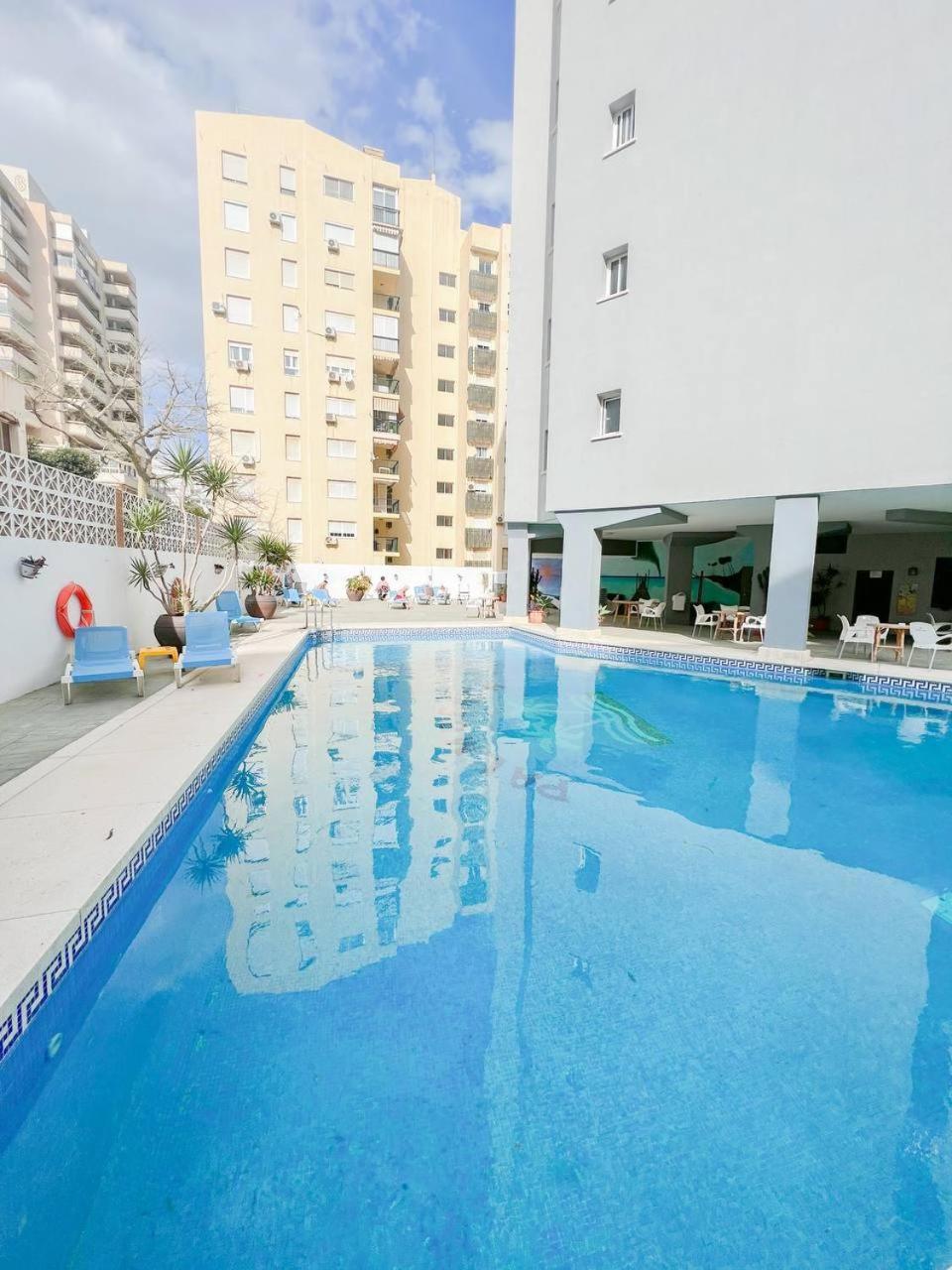 Palm Beach Aparment Sea Views Торемолинос Екстериор снимка
