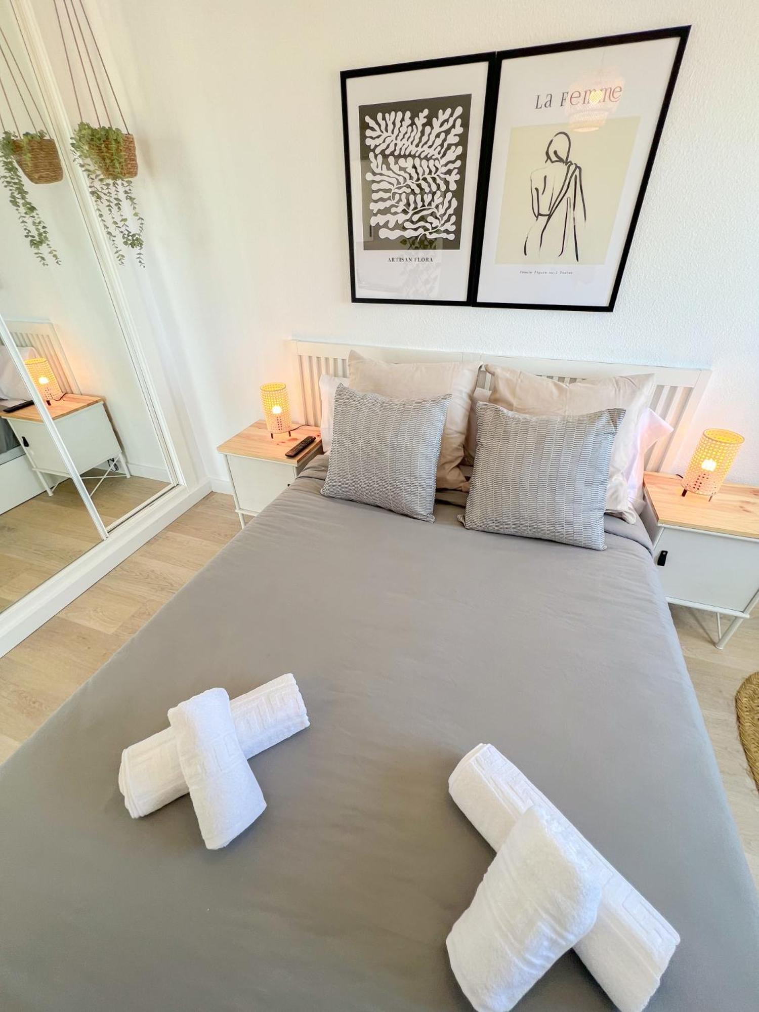 Palm Beach Aparment Sea Views Торемолинос Екстериор снимка