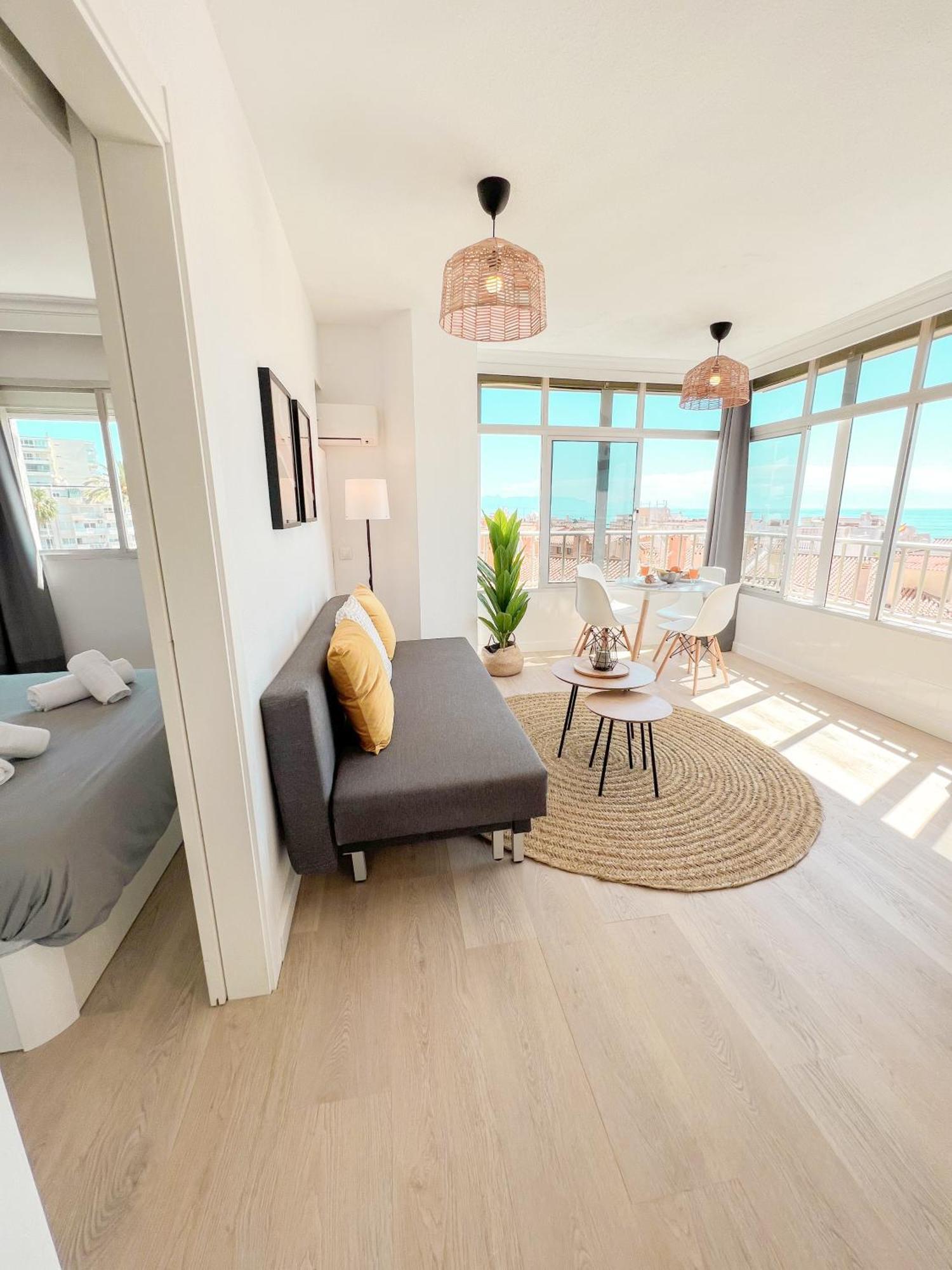 Palm Beach Aparment Sea Views Торемолинос Екстериор снимка