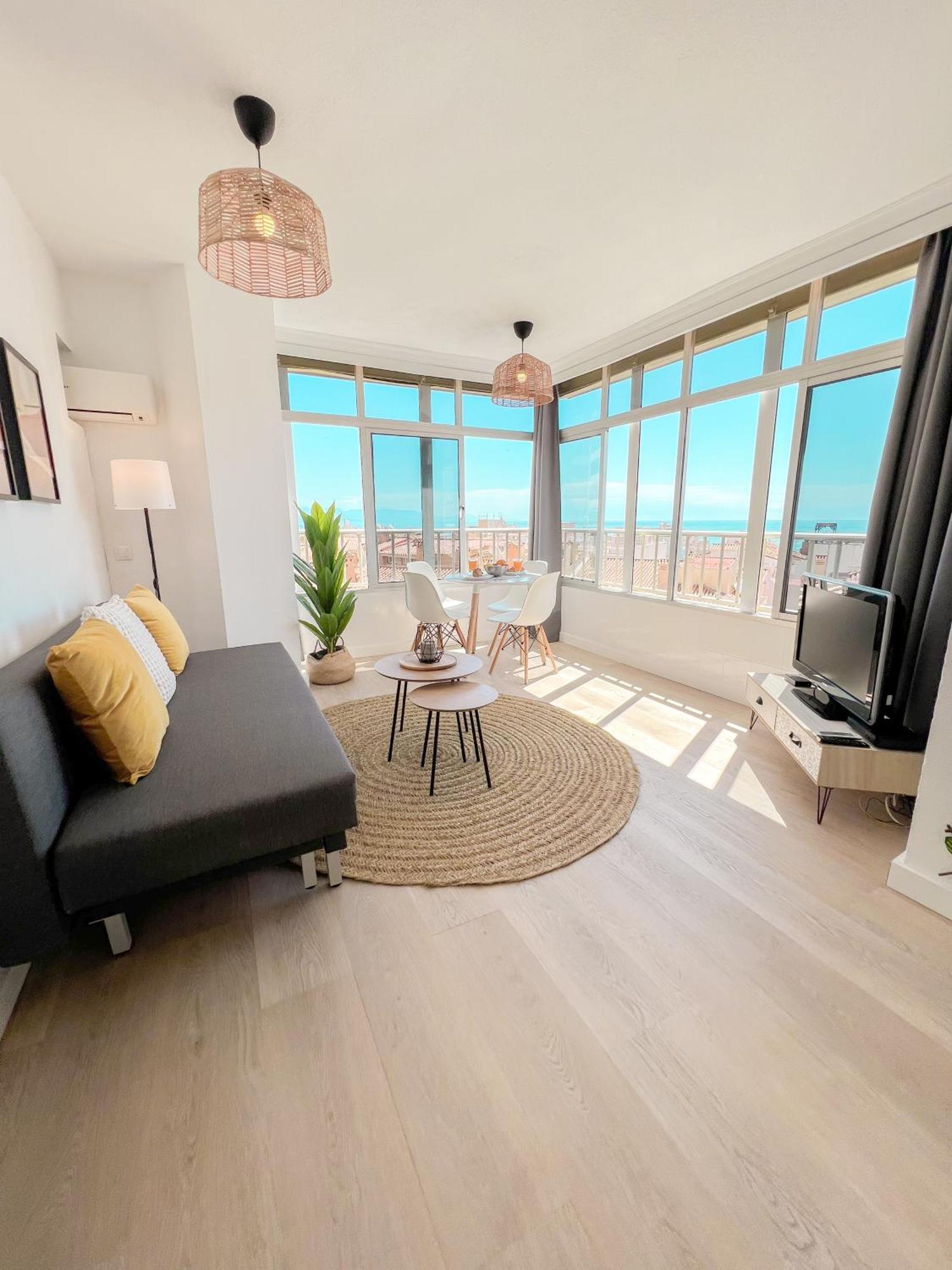 Palm Beach Aparment Sea Views Торемолинос Екстериор снимка