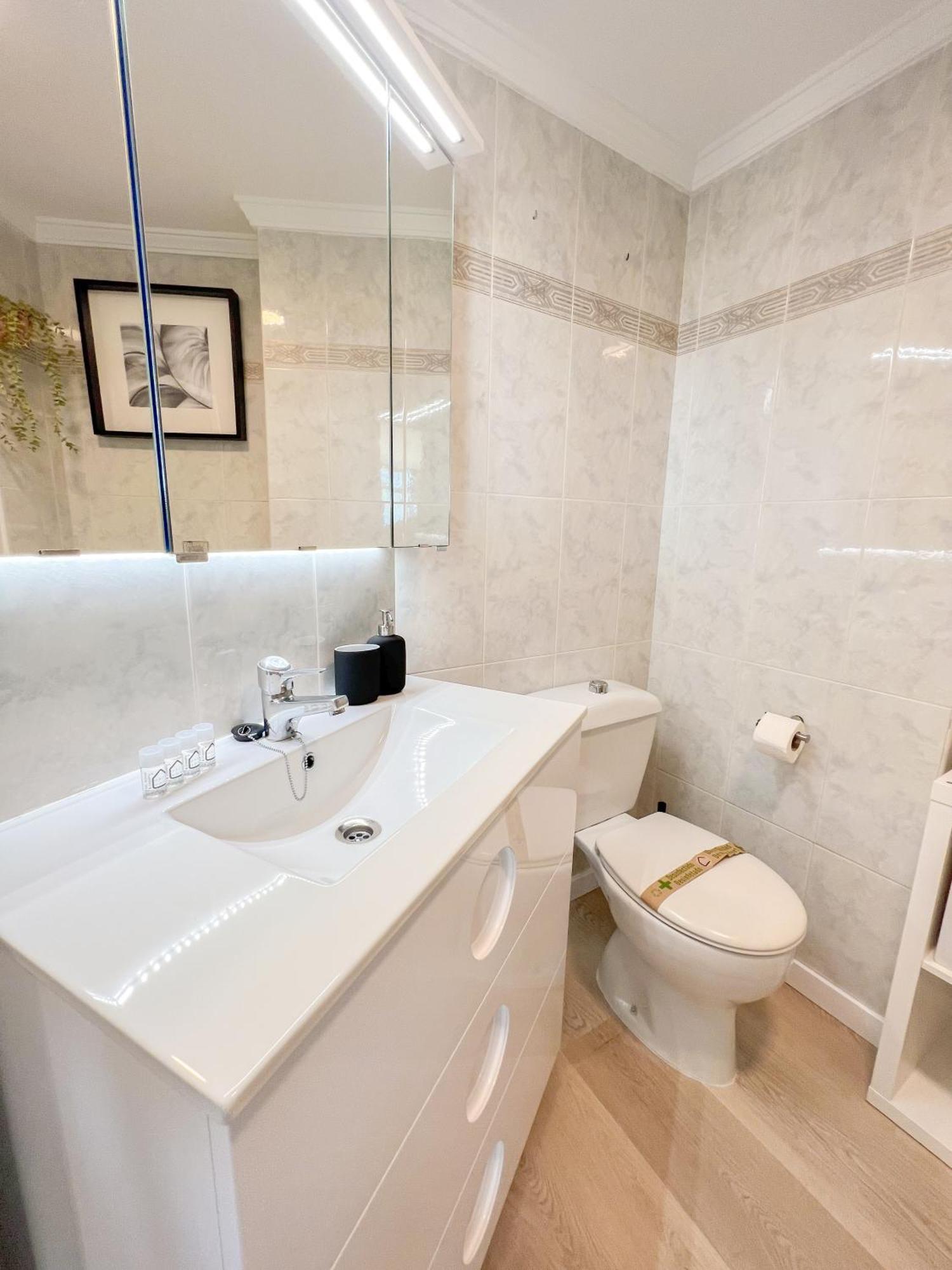 Palm Beach Aparment Sea Views Торемолинос Екстериор снимка