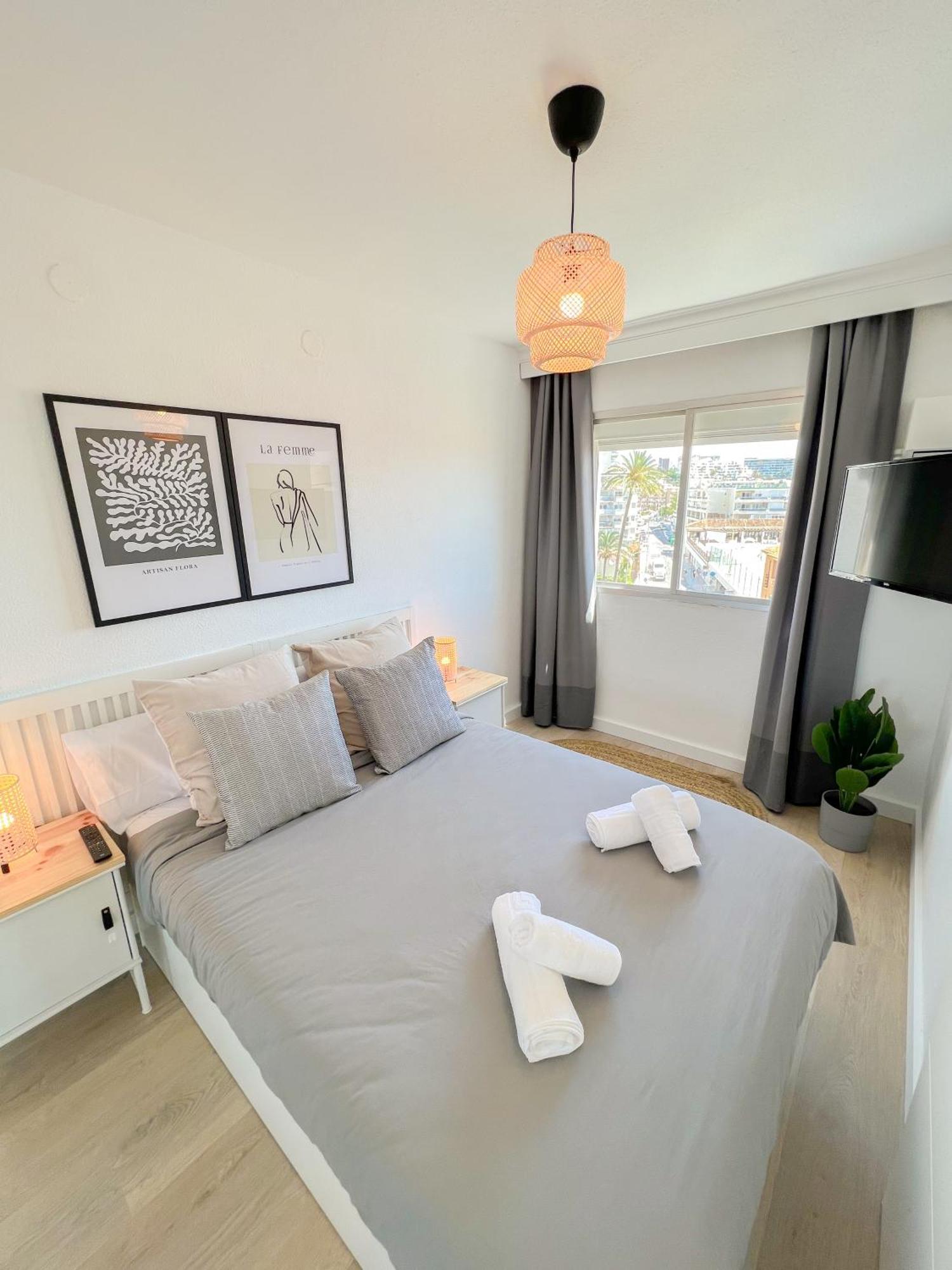 Palm Beach Aparment Sea Views Торемолинос Екстериор снимка