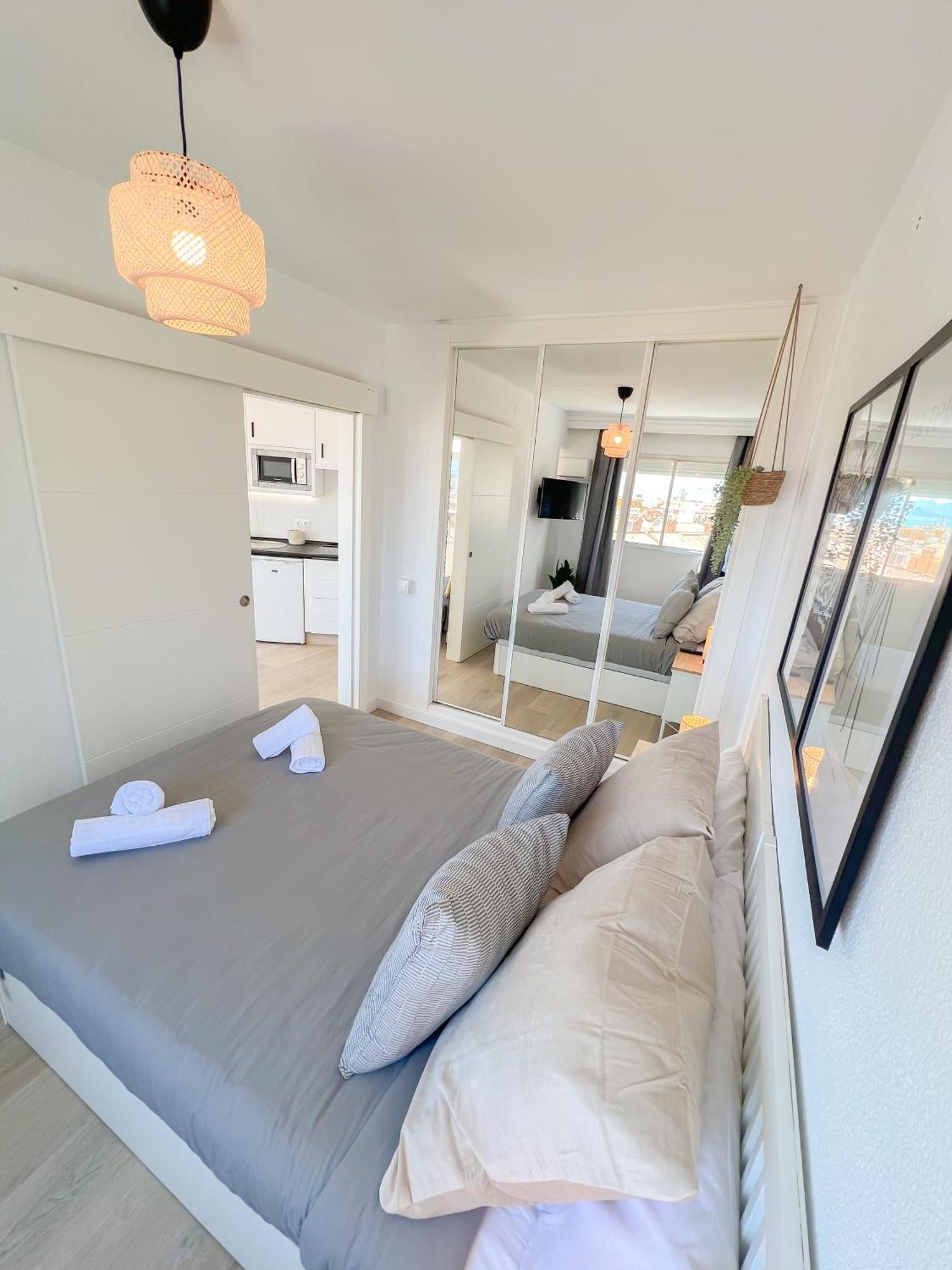 Palm Beach Aparment Sea Views Торемолинос Екстериор снимка
