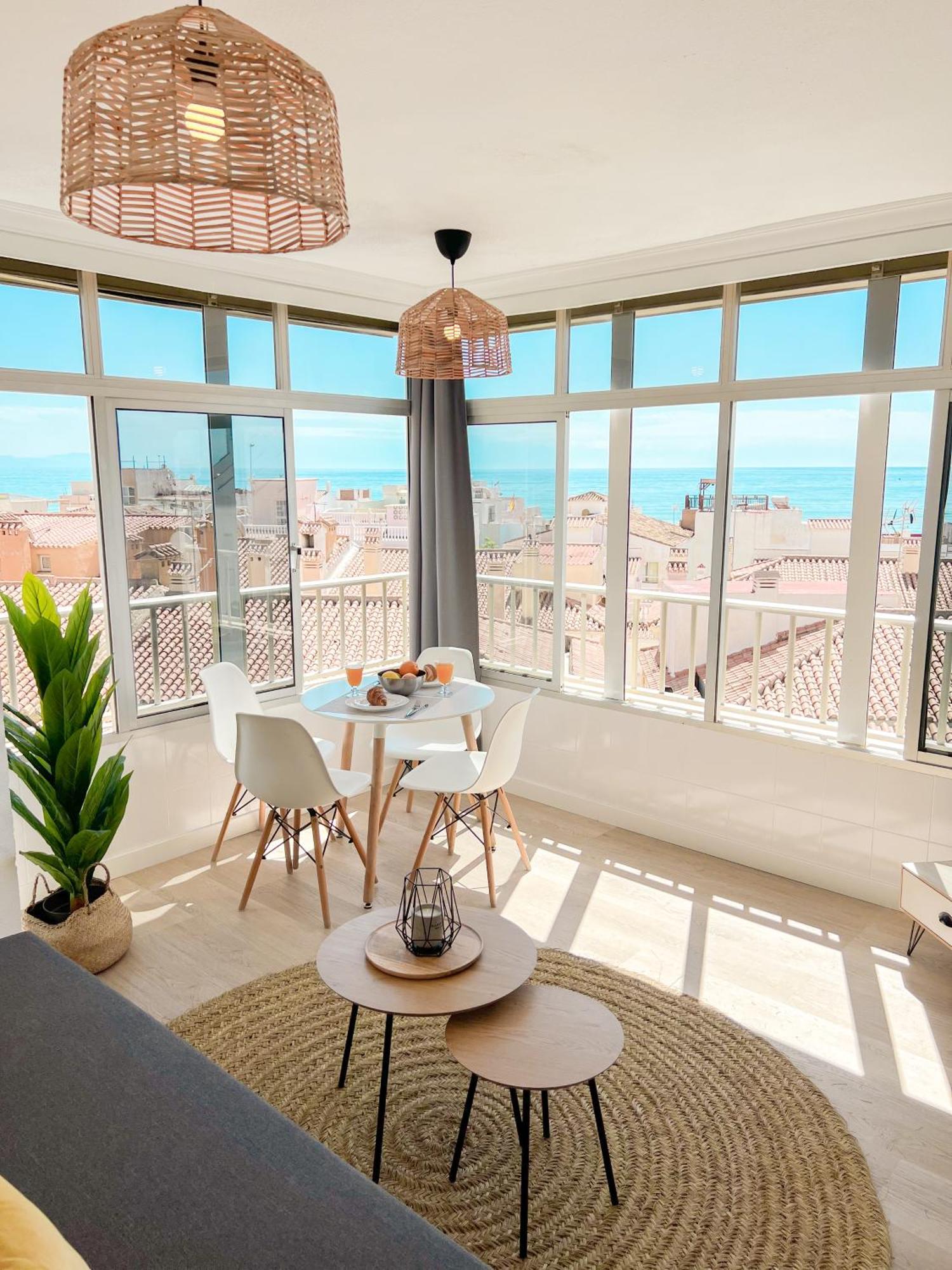 Palm Beach Aparment Sea Views Торемолинос Екстериор снимка
